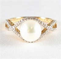 14 Kt Yellow Gold Pearl Diamond Ring