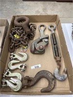 Flat of chain hooks & chain