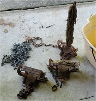 Bucket lot, 3 old traps.
