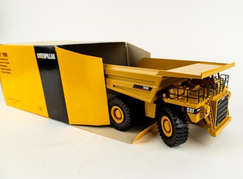 Caterpillar 789B Off Highway Truck 1:50 Scale