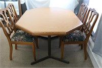 Table w/ 4 Uph chairs