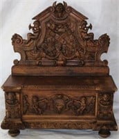 ORNATELY CARVED CONTINENTAL HALL SEAT W/FULL