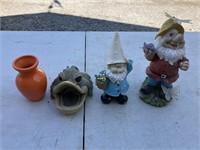 4 ceramic figures
