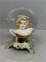 Marilyn Monroe water Globe