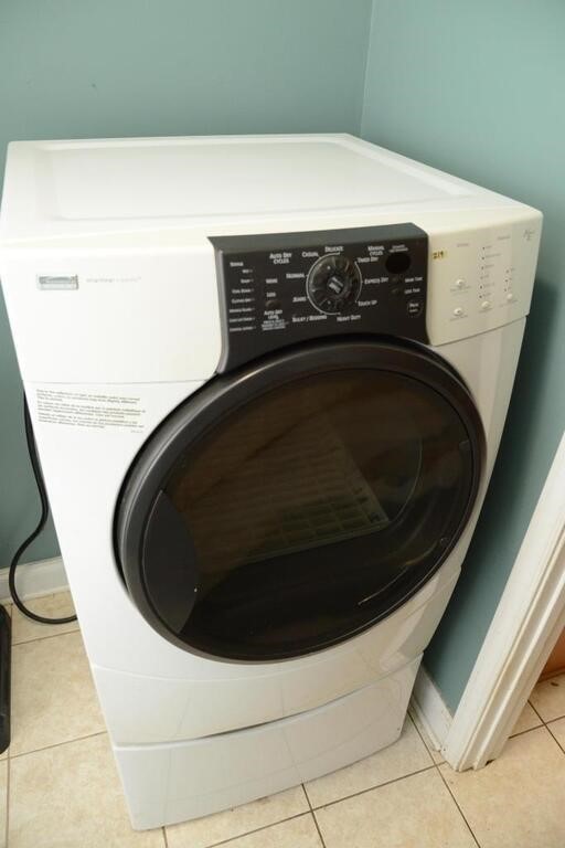 27 X 29 X 53 KENMORE ELITE DRYER W/STAND