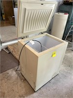 gibson small chest freezer