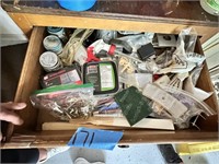 CONTENTS IN DRAWERS