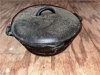 Vintage Cast Iron #8 Lidded Stew Pot