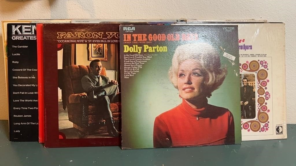 (25) CLASSIC COUNTRY RECORD ALBUMS