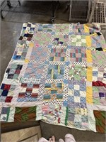 VTG HANDMADE QUILT TWIN OR BED TOPPER