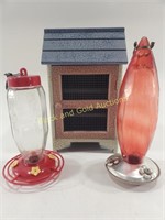 VTG Glass Top Birdfeeders & Wood Storage Shelf