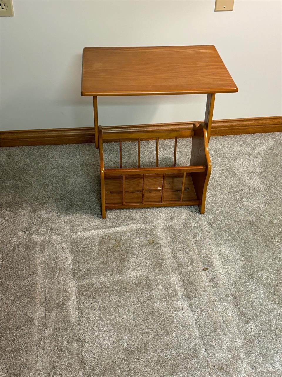 End Table w/ Magazine Storage