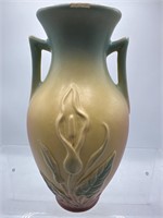 Hull calilily handled vase