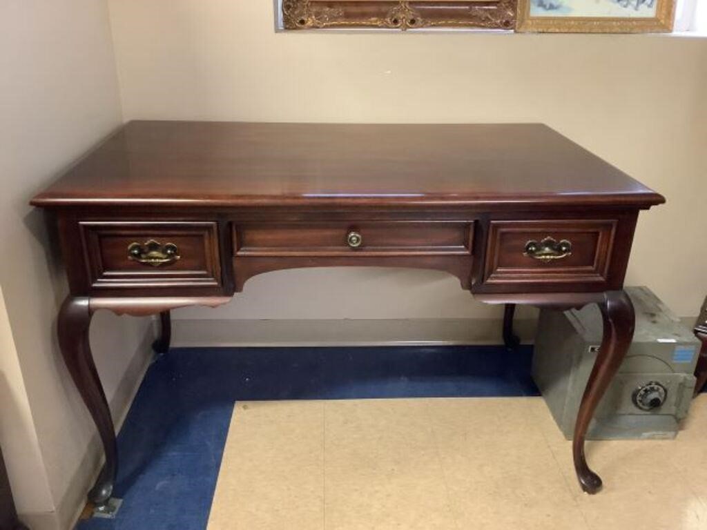 Quality Gibbard solid mahogany writing desk