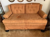 VINTAGE LOVESEAT SURRY COLLECTION W/ COVER