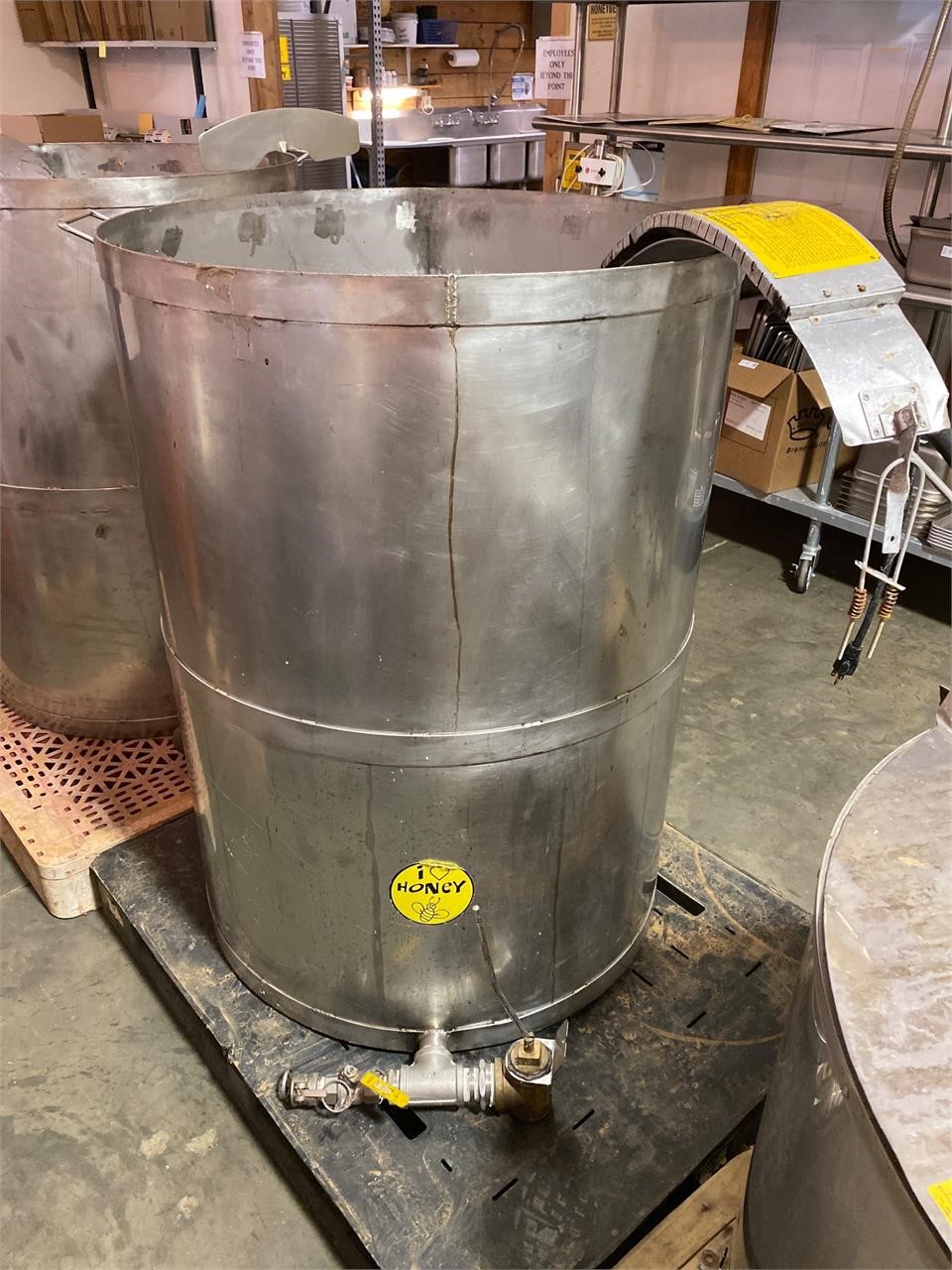 100 Gallon Honey Vat w/ Wrap-It-Heater