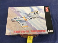 Hobby Craft F-86F-25/-30 "Dogfighter" Model Kit