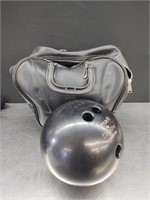 Ebonite Bowling Ball w Bag