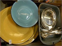 VINTAGE ENAMELWARE PLATES AND BOWLS, WM ROGERS