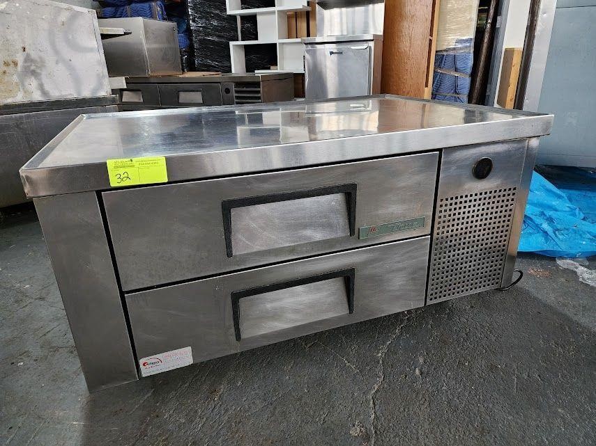 TRUE 4' SELF CONTAINED REFRIGERATED GRILL STAND
