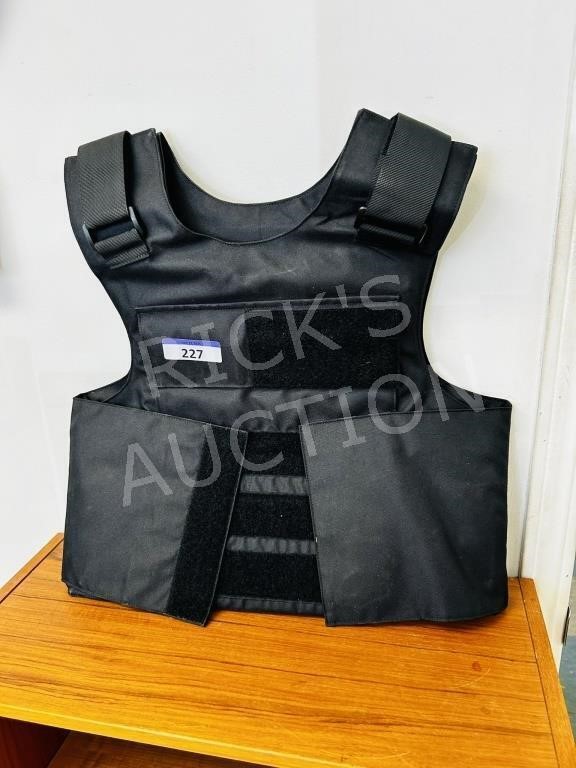 Canarmor vest - size Medium