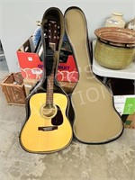 Yamaha, Eterna EF-31 acoustic 6 string/ case