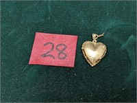 14kt Gold heart locket  pendant  charm 3.5grms