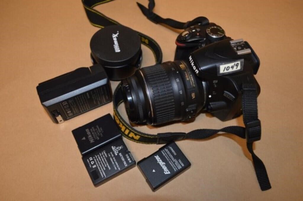 Nikon D 3200 digital camera w/ Nikon DX AF-S 18-55