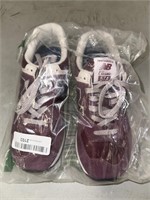 (Signs of Use) Size 7.5 New Balance Womens