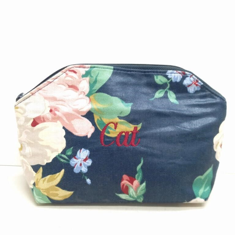 Floral zippered bag / make up