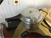 Pressure cooker