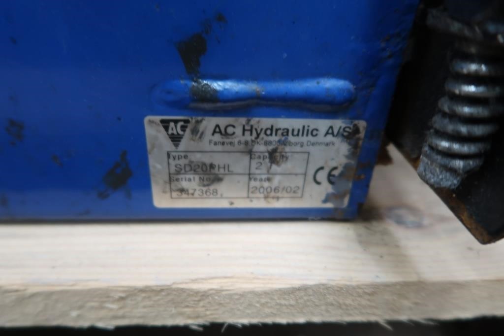Hydraulic SD20PHL donkraft til lift - 2000 kg | Campen Auktioner A/S
