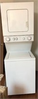 Whirlpool white thin-twin electric Washer/dryer co