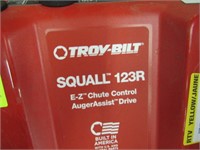 TROY-BILT SQUALL 123R GAS POWERED SNOW BLOWER