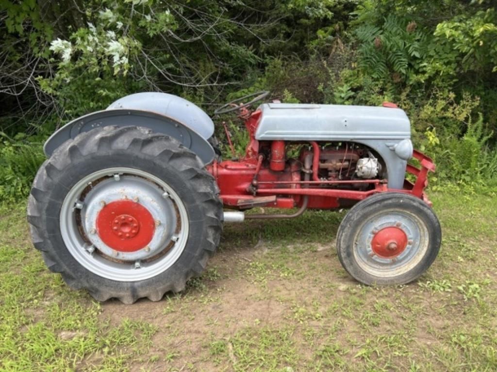 9N FORD TRACTOR