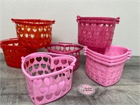 10 cute little heart baskets