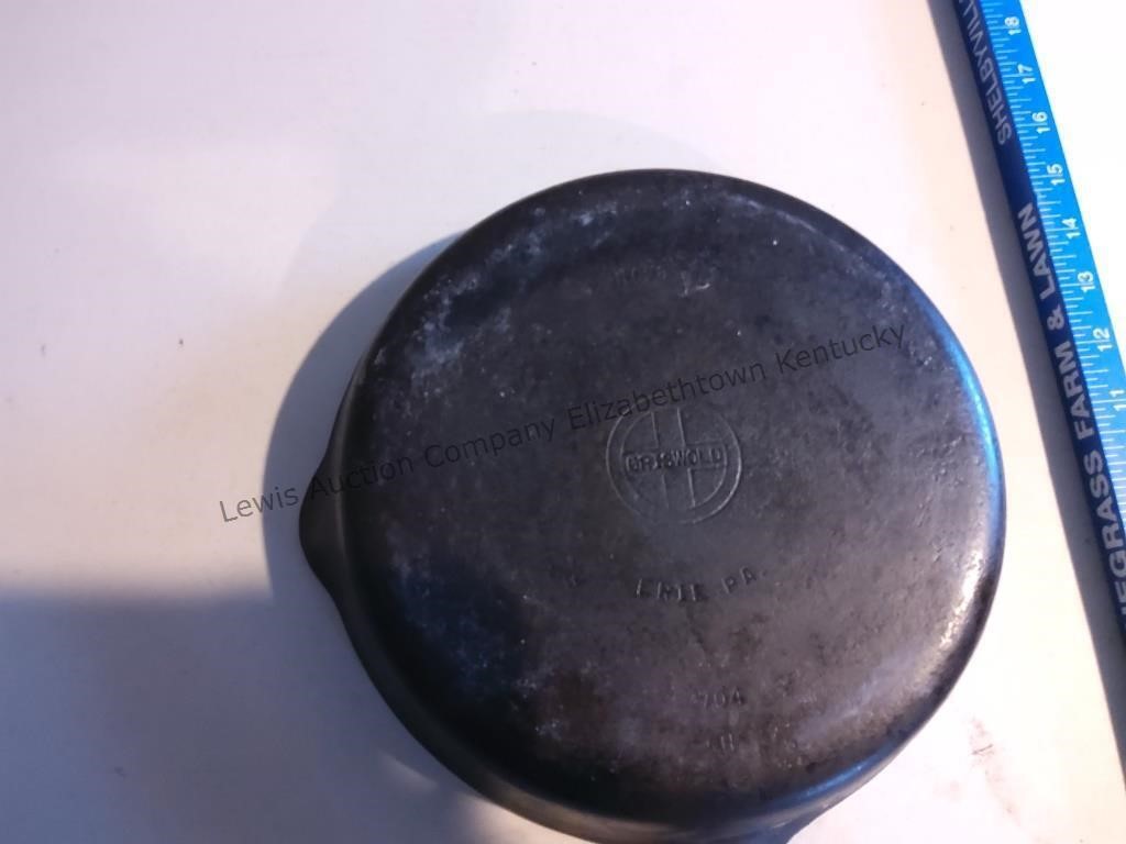 Number 8 iron Griswold skillet