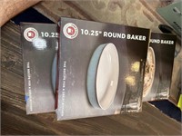 NEW 3 BOXED ROUND BAKER DISHES