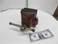 Vintage cast-iron vise "Dunlap"