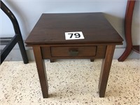 END TABLE W/DRAWER