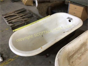 Large footed cast iron bathtub, fair, 5’