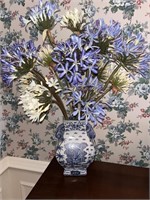Vtg Chinese Blue & White Production Ceramic Vase