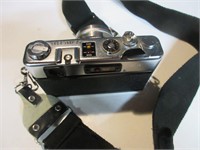 Yashica Electro 35 Camera w/Bag