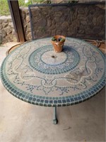 Round Patio Table 48" w/Terra Cotta Pot Has Crack