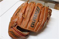 Mizuno Baseball Glove