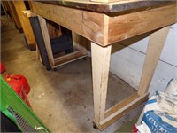 WOODEN WORK BENCH APPROX 4'