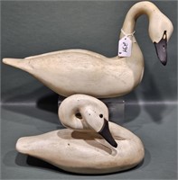 2 VARIOUS MINIATURE SWAN DECOYS