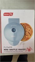 Dash mini flower waffle maker