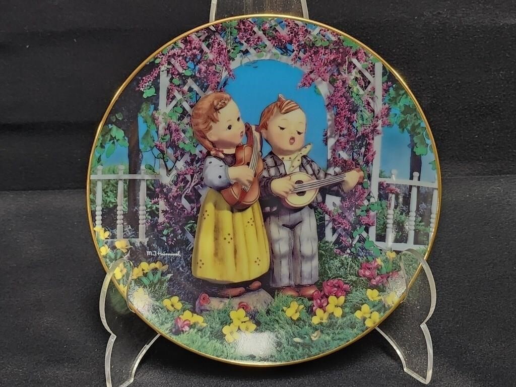 HUMMEL "LITTLE MUSICIANS" COLLECTOR'S PLATE (1990)