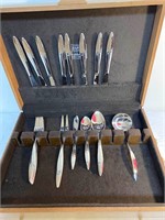 8 Place Gorham Vintage Starburst Flatware Set